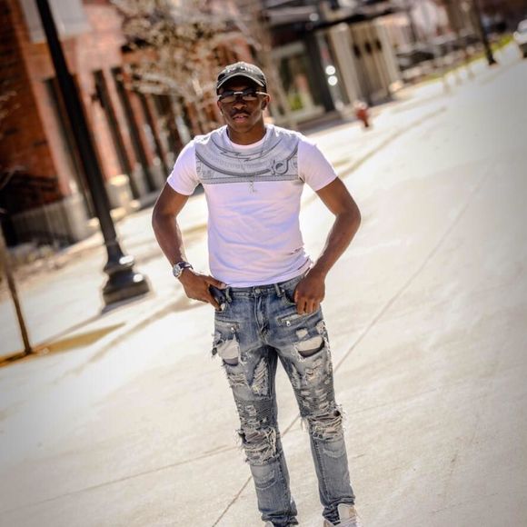 Meet your Posher, Ladell - Picture 1 of 1